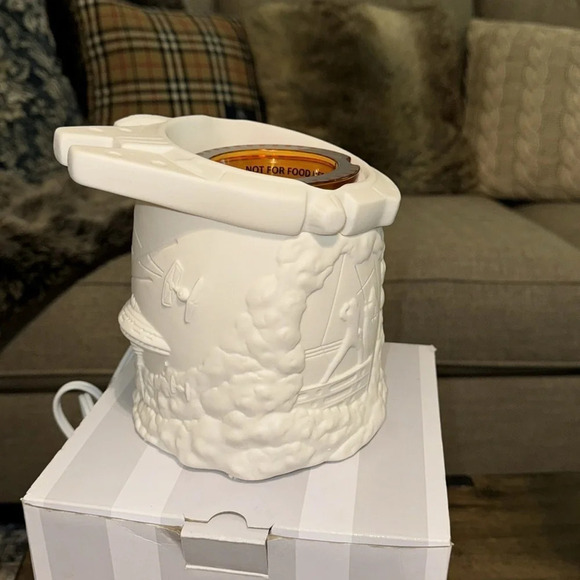 NWT Scentsy Home Authentic STAR WARS Millennium Falcon Full Size Warmer - Picture 6 of 12